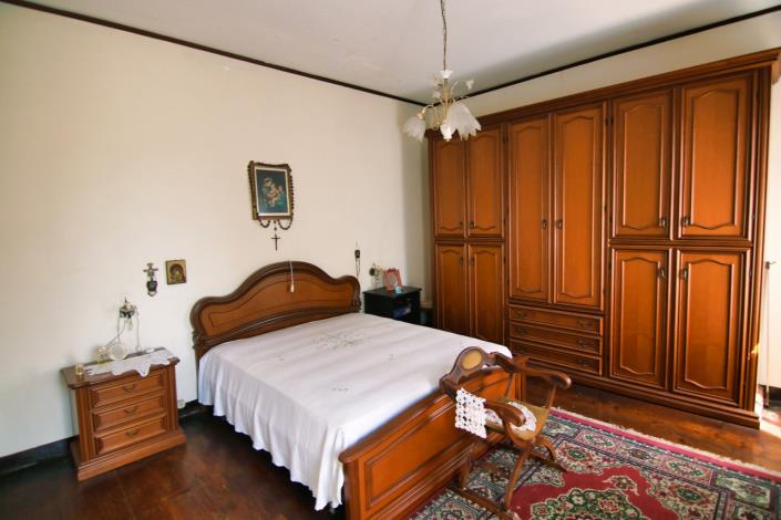 Image No.43-5 Bed House for sale