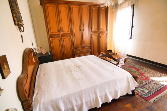 Image No.45-5 Bed House for sale