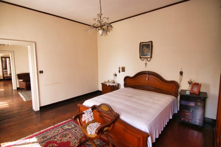 Image No.46-5 Bed House for sale
