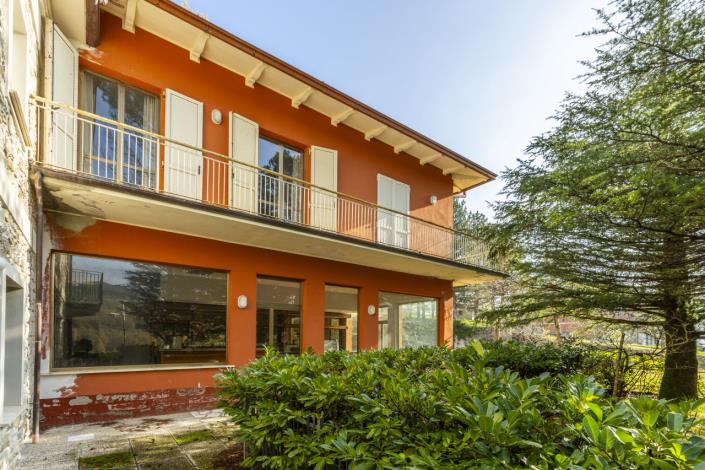 Image No.5-10 Bed Hotel for sale