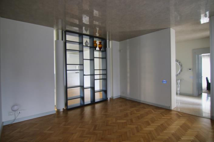 Image No.7-5 Bed Villa for sale