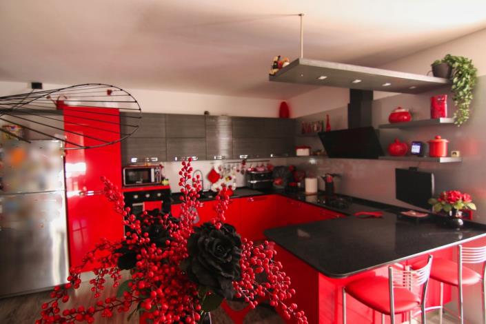 Image No.8-4 Bed House for sale