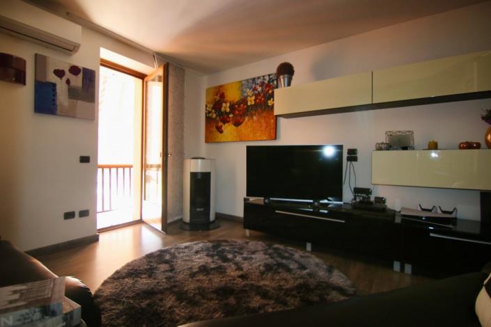 Image No.18-4 Bed House for sale