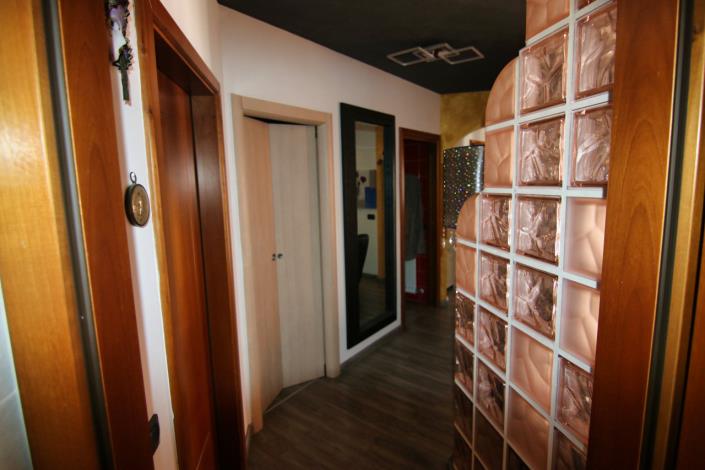 Image No.20-4 Bed House for sale