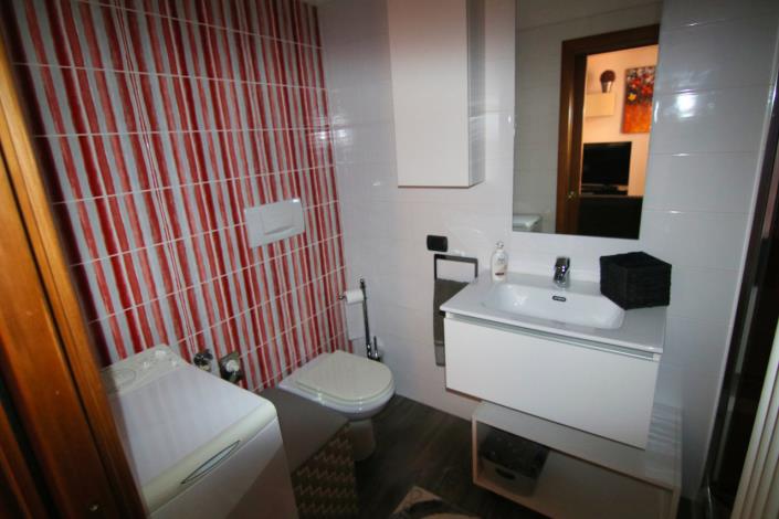 Image No.21-4 Bed House for sale