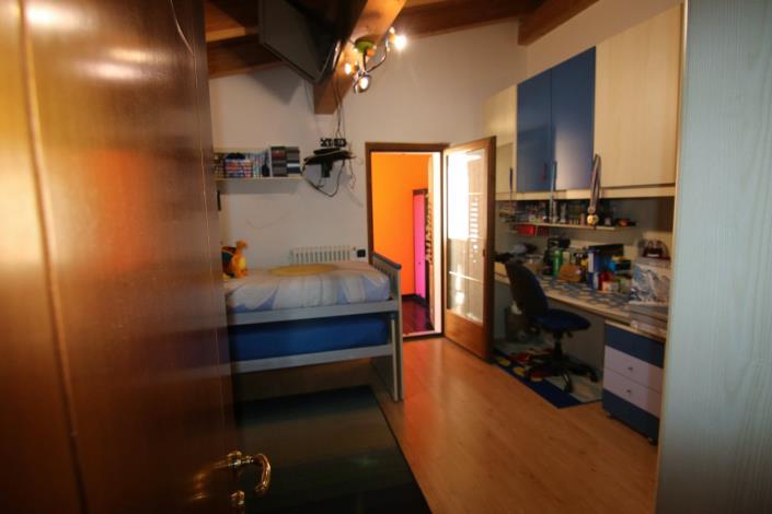 Image No.38-4 Bed House for sale