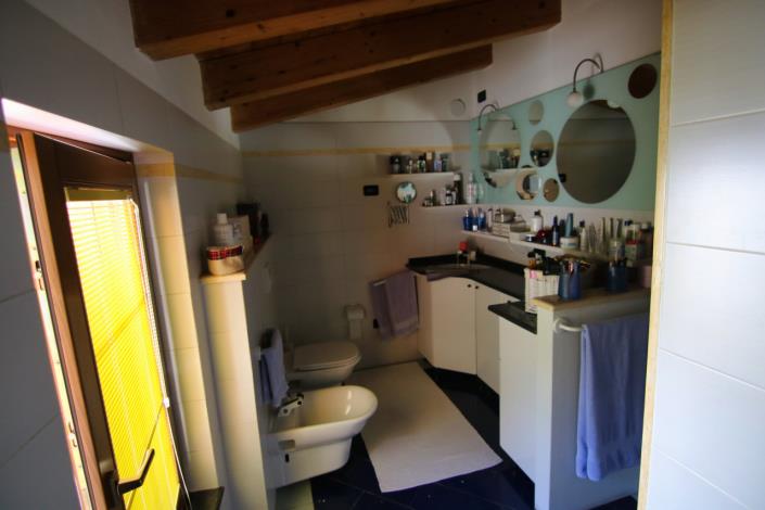 Image No.43-4 Bed House for sale