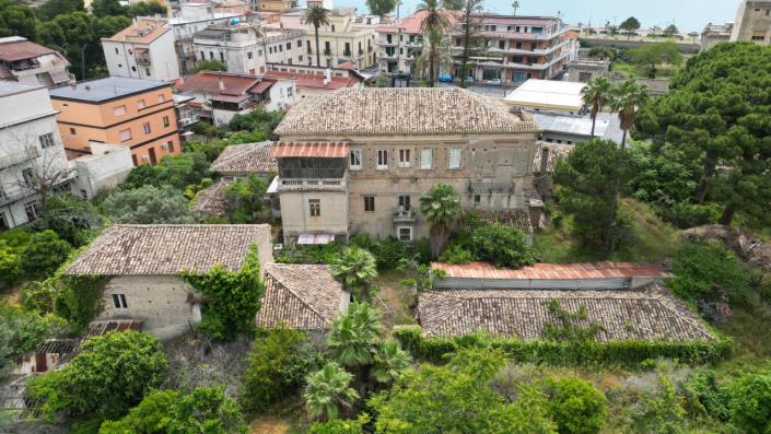 Image No.5-11 Bed Villa for sale