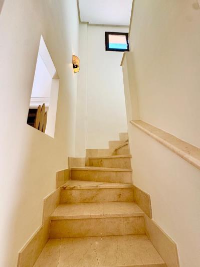 Image No.17-3 Bed Townhouse for sale