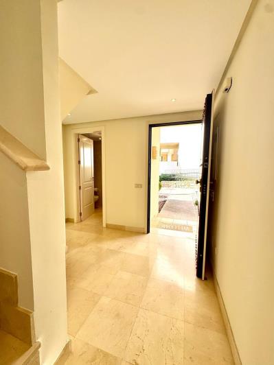 Image No.10-3 Bed Townhouse for sale