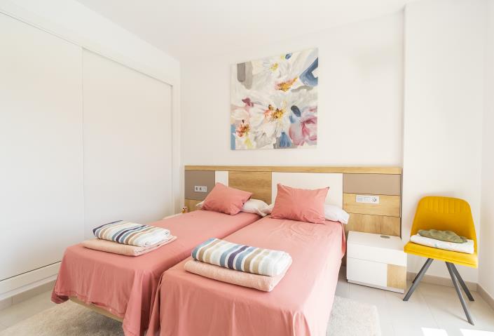 Image No.17-3 Bed Villa / Detached for sale