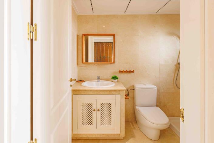 Image No.7-2 Bed Townhouse for sale