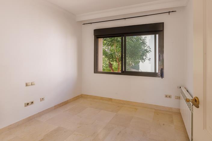 Image No.17-2 Bed Townhouse for sale