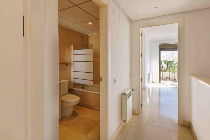 Image No.19-2 Bed Townhouse for sale