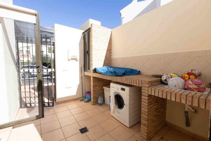 Image No.15-4 Bed Villa / Detached for sale