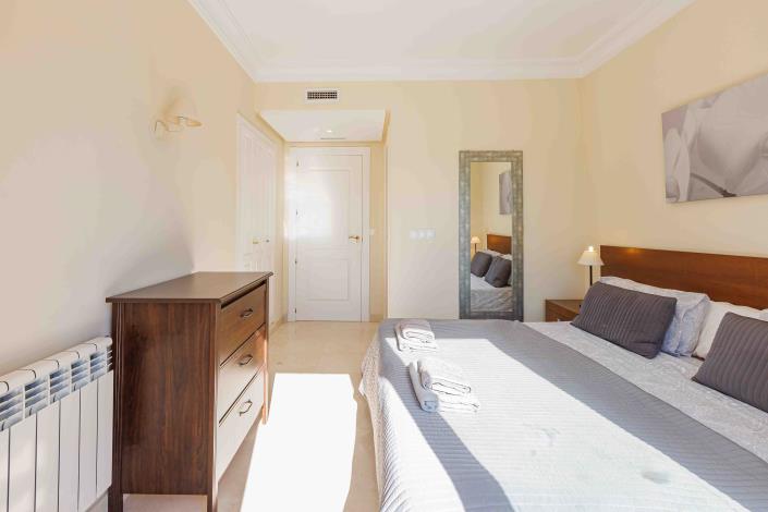 Image No.19-4 Bed Villa / Detached for sale