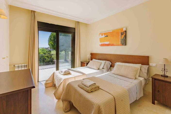 Image No.20-4 Bed Villa / Detached for sale