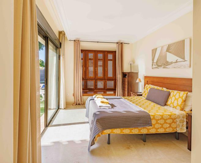 Image No.10-4 Bed Villa / Detached for sale