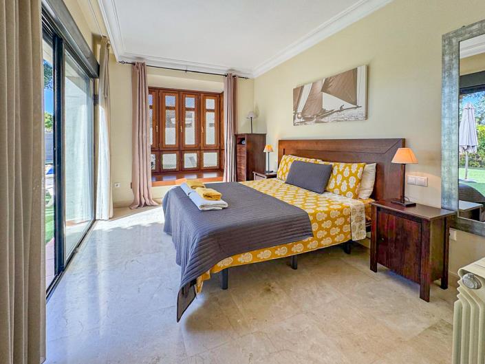 Image No.40-4 Bed Villa / Detached for sale