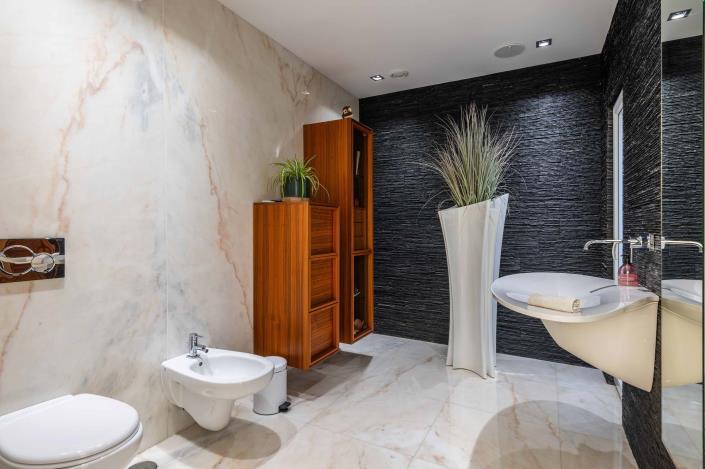 Image No.13-4 Bed Villa / Detached for sale