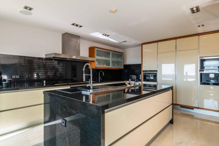 Image No.19-4 Bed Villa / Detached for sale