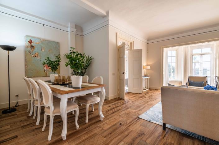 Image No.23-5 Bed Villa / Detached for sale