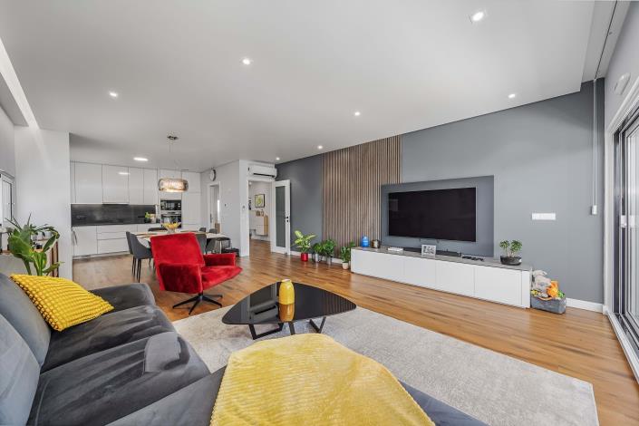 Image No.13-3 Bed Apartment for sale