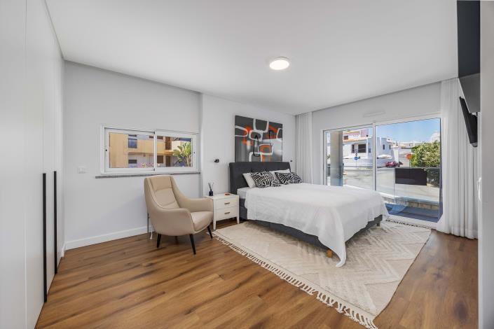 Image No.26-3 Bed Apartment for sale