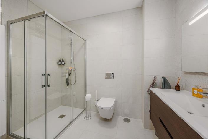 Image No.27-3 Bed Apartment for sale