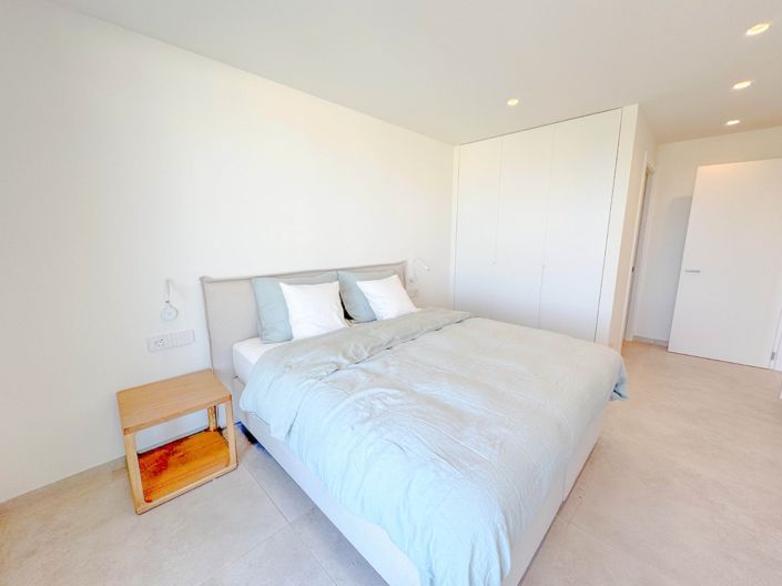 Image No.12-2 Bed Apartment for sale