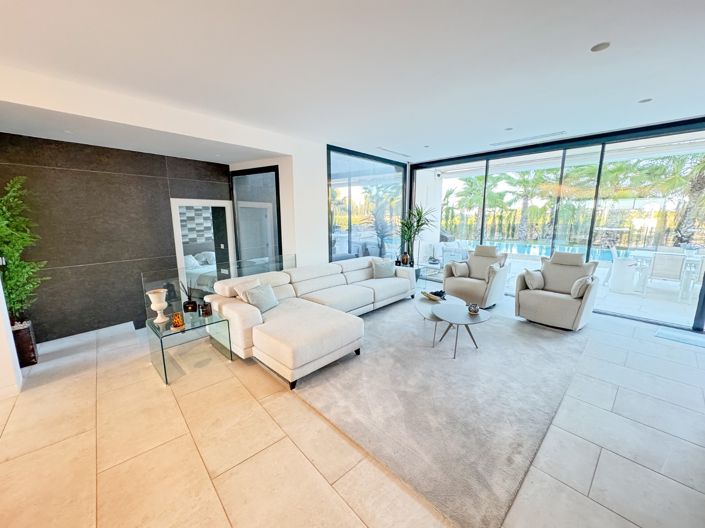 Image No.10-3 Bed Villa for sale