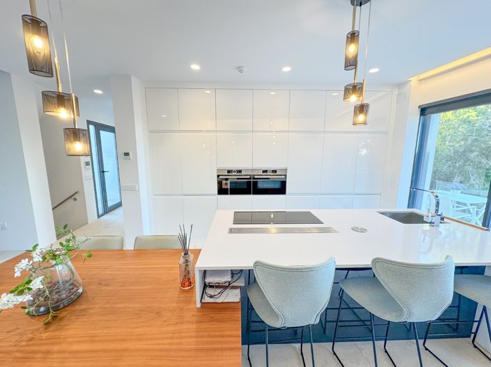 Image No.19-3 Bed Villa for sale