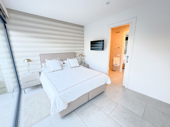 Image No.25-3 Bed Villa for sale