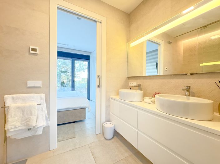 Image No.26-3 Bed Villa for sale