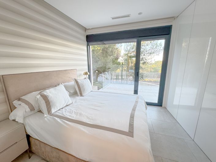 Image No.29-3 Bed Villa for sale