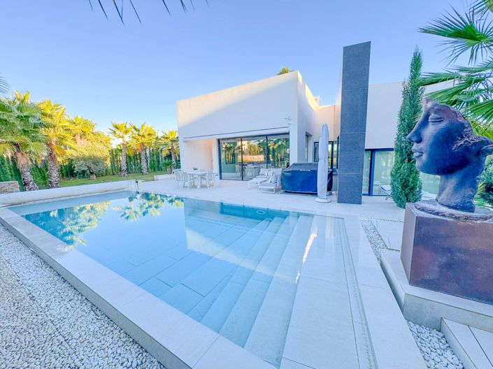 Image No.1-3 Bed Villa for sale