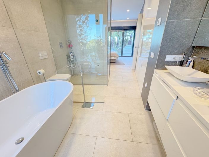 Image No.35-3 Bed Villa for sale