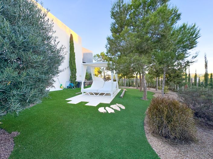 Image No.8-3 Bed Villa for sale