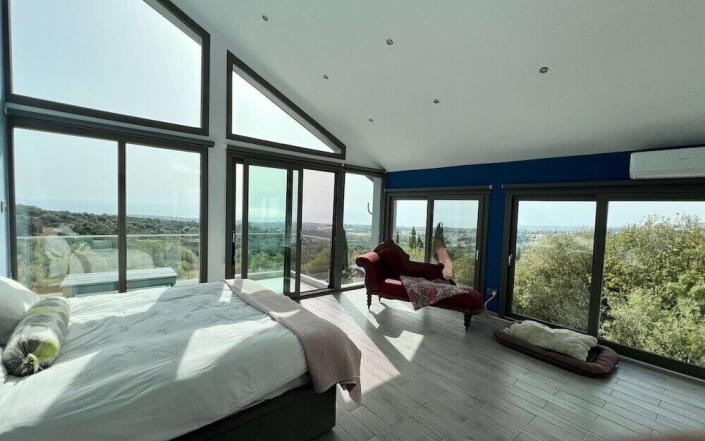 Image No.10-3 Bed Villa / Detached for sale