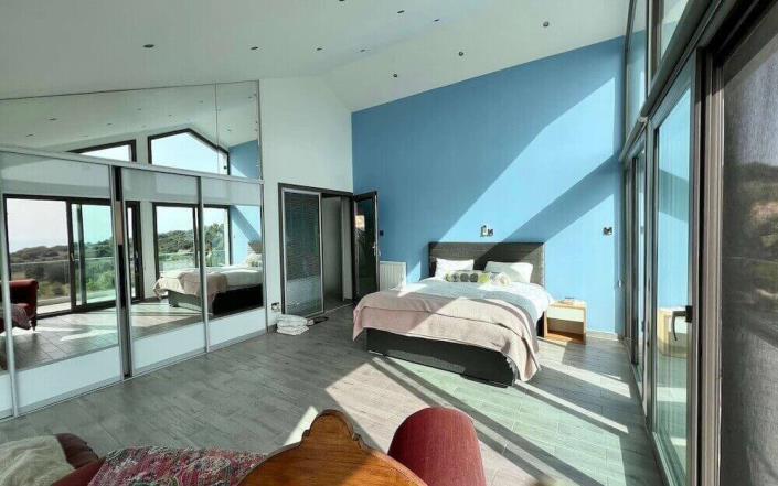 Image No.12-3 Bed Villa / Detached for sale