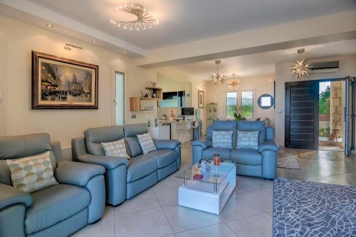 Image No.8-4 Bed Villa for sale