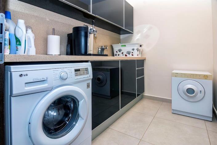 Image No.3-4 Bed Villa for sale