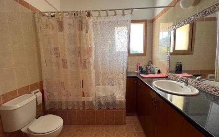 Image No.11-3 Bed Villa / Detached for sale