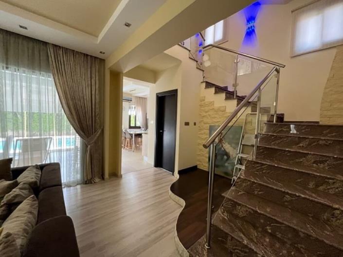 Image No.10-3 Bed Villa for sale