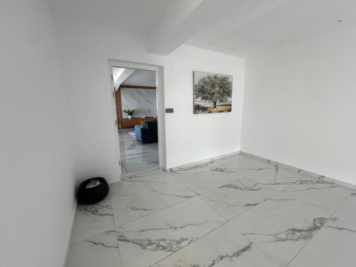 Image No.17-3 Bed Apartment for sale