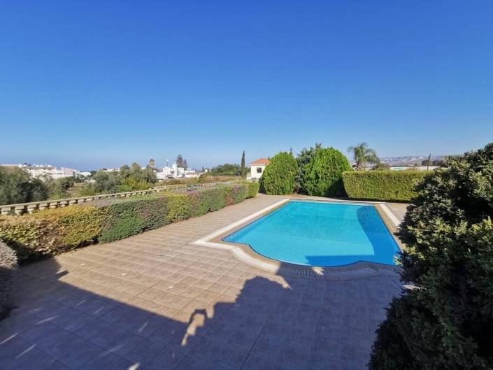 Image No.1-4 Bed Villa / Detached for sale