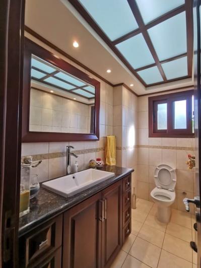 Image No.9-4 Bed Villa / Detached for sale