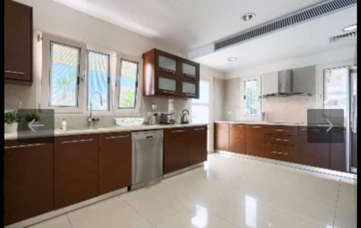 Image No.2-6 Bed Villa for sale