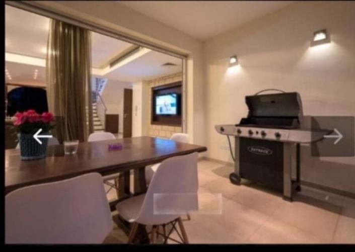 Image No.12-6 Bed Villa for sale