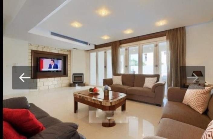 Image No.6-6 Bed Villa for sale